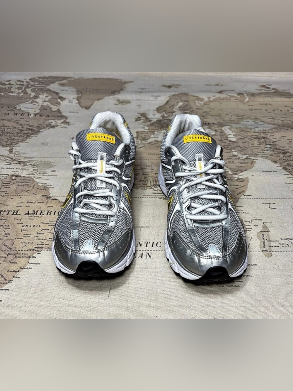 Womens 9.5 Nike Air Citius+ 2 Livestrong Running Shoes Silver Grey White Yellow